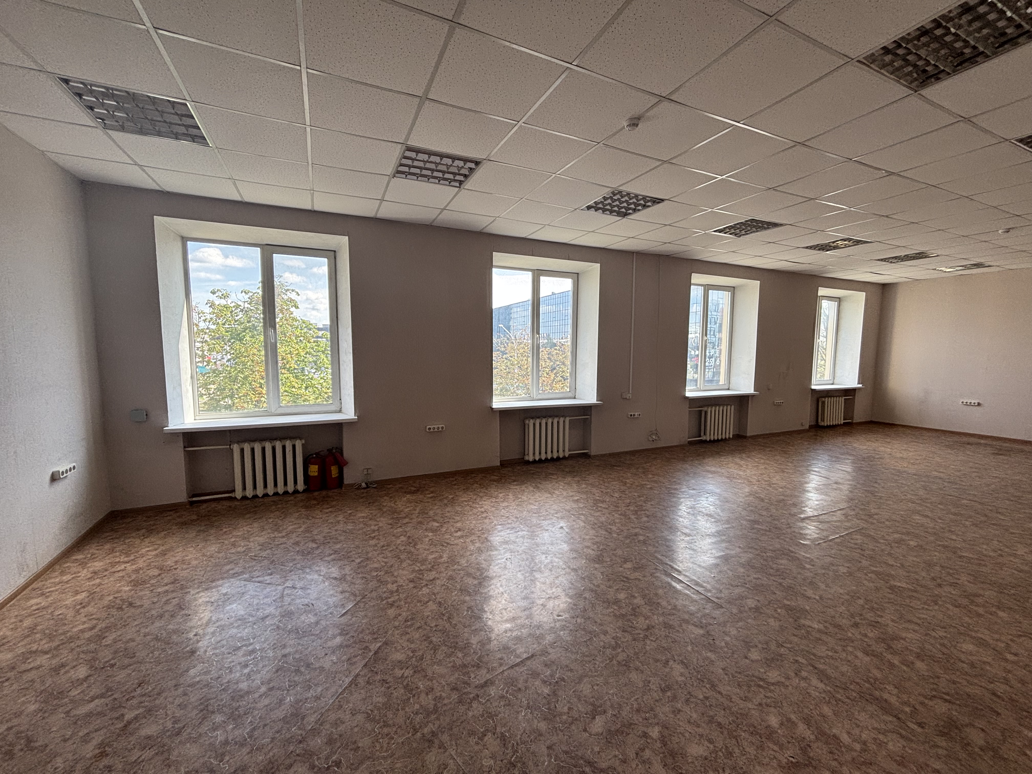 ул. Веры Хоружей,3 (помещение 303В)