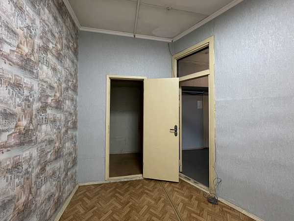 ул. Чернышевского, 10 А (блок помещений 214)