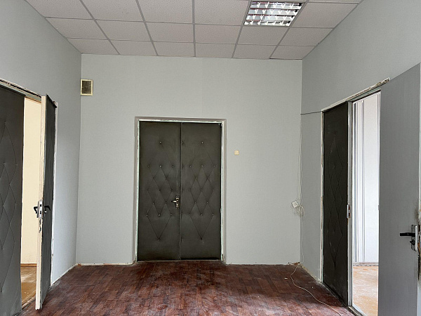 ул. Хмельницкого, 8 (блок помещений 401)